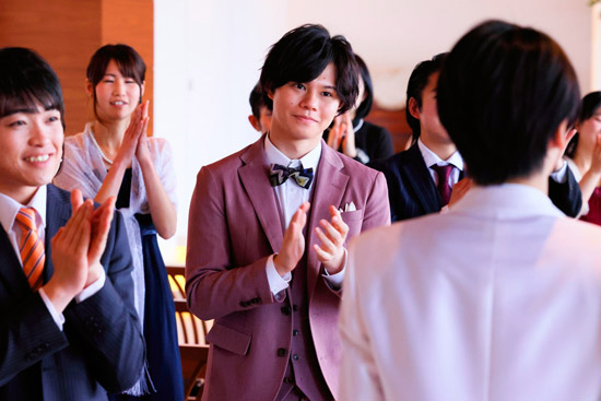 W主演の葉山奨之 飯島寛騎 さらに小笠原海 超特急 金澤美穂 川又あん奈 Stu48 出演者が笑顔でクランクアップ 僕もアイツも新郎です 関西テレビ放送 カンテレ