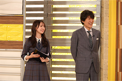 千原ジュニア、金村美玖（日向坂46）