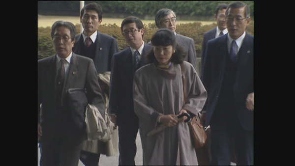 法廷入り