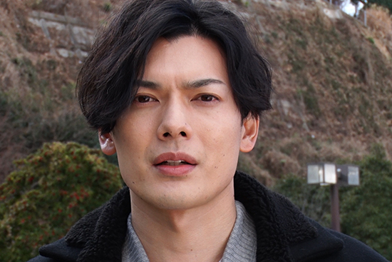 崎山つばさ