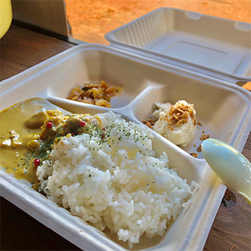 キッチンカレーアンブル / 特製スパイスカレー ほか