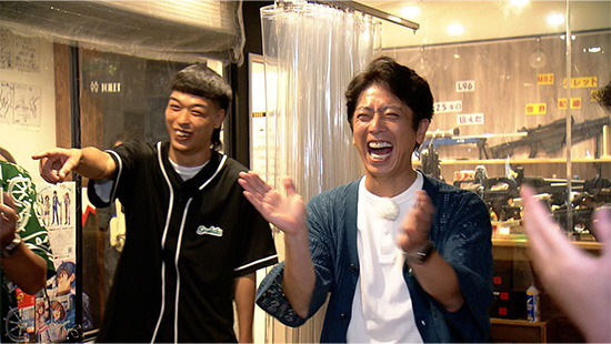 バッテリィズ、フットボールアワー