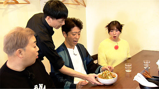 フットボールアワー、田中友梨奈（関西テレビアナウンサー）