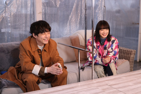 坂口健太郎、小松菜奈