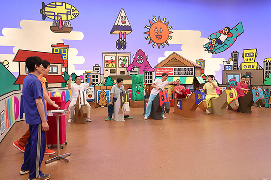 博多大吉、濱家隆一、山崎弘也、ノブ、小木博明、大悟、博多華丸、山内健司