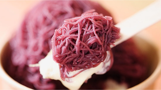 芋ぴっぴ。 1mm絹糸の紫芋とアイス