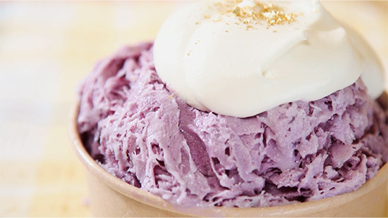 芋ぴっぴ。 紫芋氷にとろっとレアチーズ