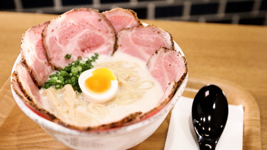 「ラーメン家 みつ葉 あべの出張所」 出張所の塩チャーシューメン