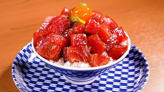 ＜マグロマニア＞生まぐろマシマシ丼