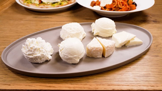 ＜FROMA YORKYS CHEESE RESTAURANT＆BAR＞チーズ食べ放題