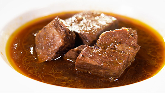 牛肉の赤ワイン煮