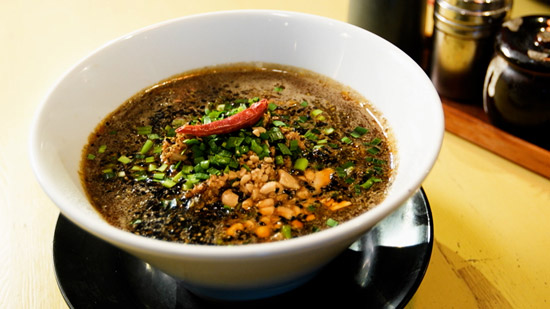 黒胡麻担々麺 