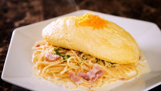 ふわふわスフレ卵とミモレットの濃厚カルボナーラ