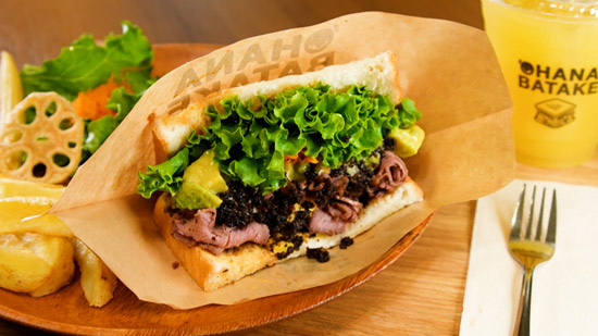 黒トリュフアボカドローストビーフ