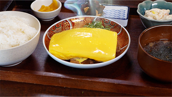 名物！だし巻きと牛しぐれ煮の定食 