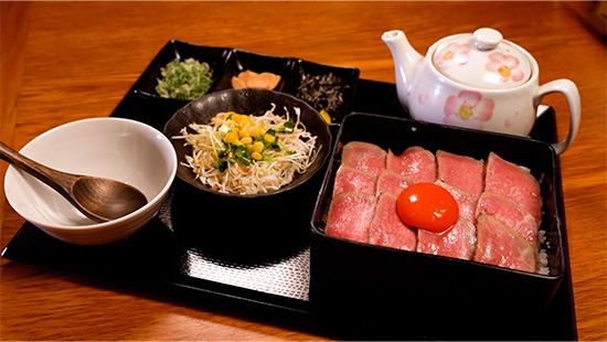 特選国産和牛とろもも～肉まぶし～