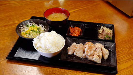 ガツ盛りホルモン定食