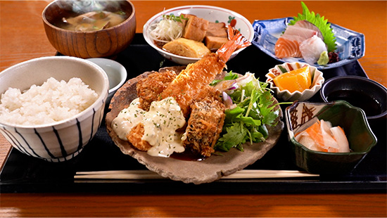 大海老フライと和豚角煮定食