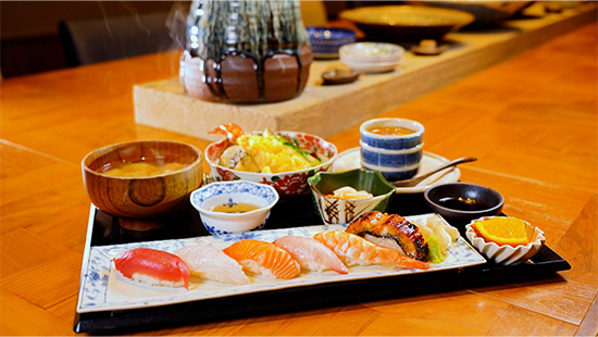 寿司と天ぷら定食