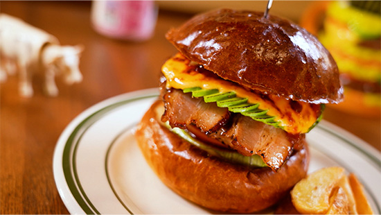 アボカドベーコンチーズバーガー 