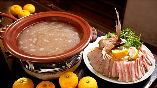 ゆず鍋（豚肉と鯛の盛り合わせ）