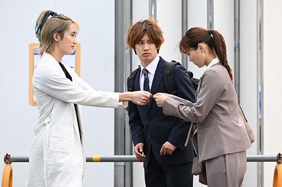 橋本涼、藤原丈一郎、菅井友香