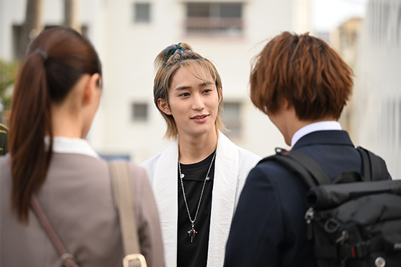 菅井友香、橋本涼、藤原丈一郎