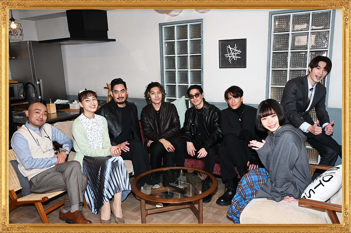宇野祥平、音月桂、SHUKI(ドラム)、CHOJI(ギター)、YU(ボーカル)、KENJI(ベース)、趣里、ジェシー