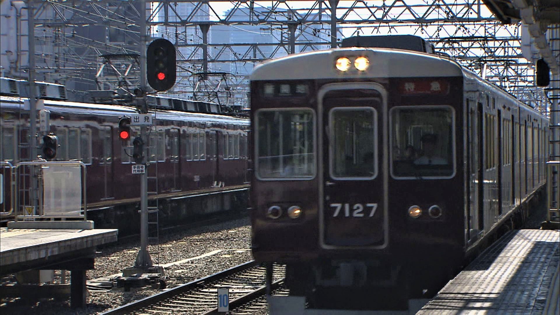 【速報】阪急京都線で人身事故　水無瀬駅で男性が特急列車と接触　京都本線と千里線で運転見合わせ　乗客約530人が車内に
