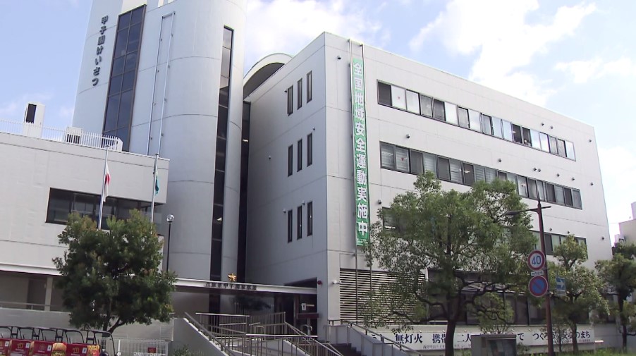 海岸で遺体見つかる　釣りに来ていた高校生2人が発見し通報 　顔の骨が見えるほど損傷し大部分が白骨化　警察が死因や身元を調査　兵庫・西宮市