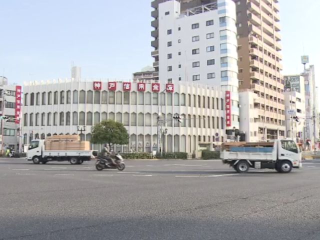 神戸・新開地の交差点で4人が死傷した事故　軽自動車を運転していた大学生の男を逮捕