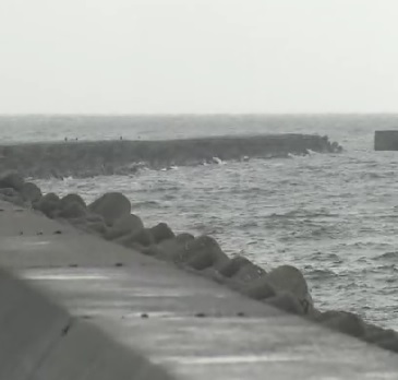 【速報】男性とみられる遺体が見つかる　9歳男児を助けようと海に入った20代男性が行方不明に…男児は家族らと釣り中に海に転落　意識不明の重体　淡路市