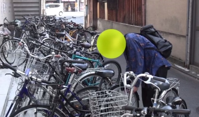 京都の学生街に“放置自転車”ずらっと並ぶ『最悪の路地』問題　市が私道でも『強制撤去』可能な区域に“異例”の指定　駅前以外では京都市内“初”　27日「警告看板」を設置