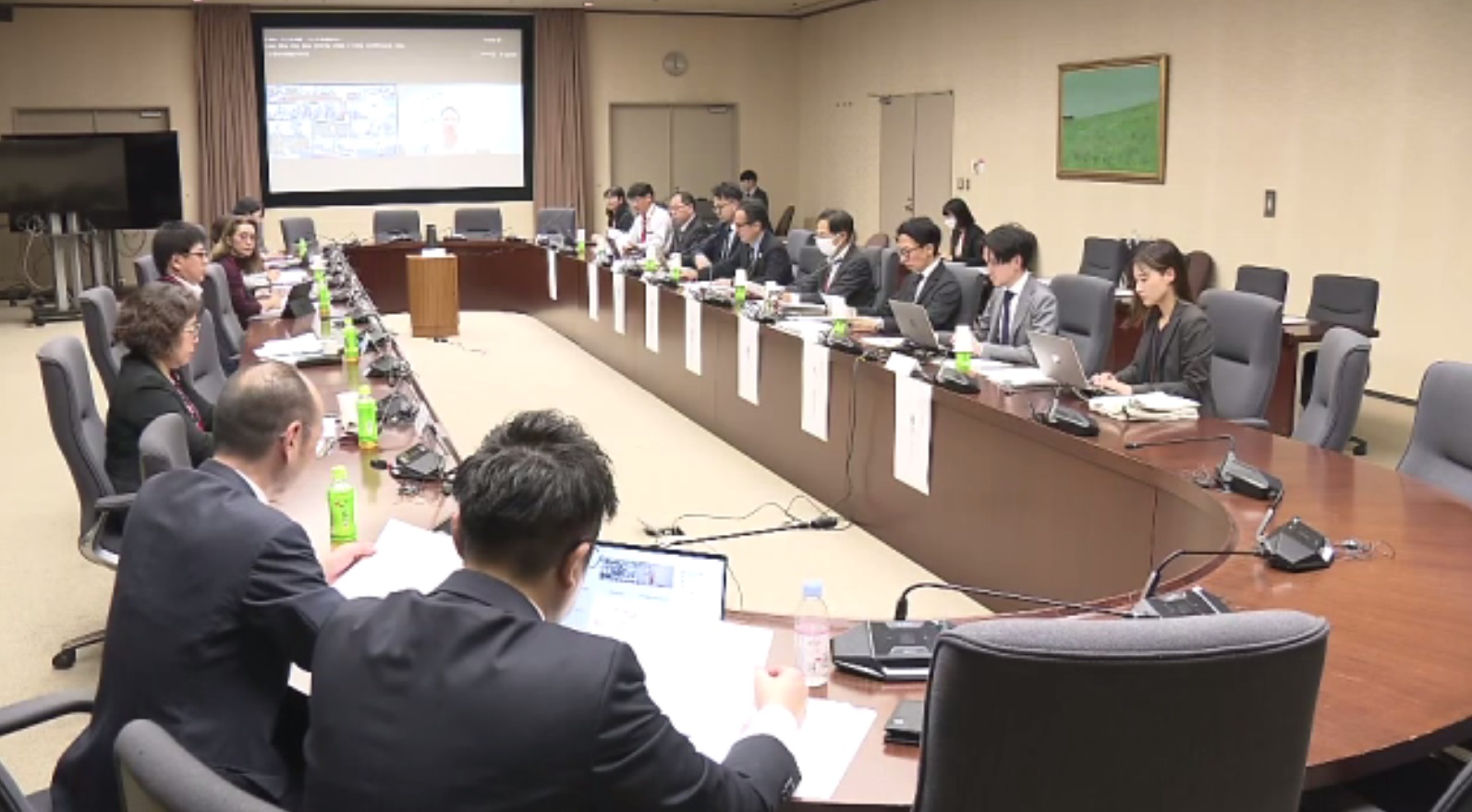 介護と仕事の両立どうサポート？　企業向けガイドライン作成へ検討会スタート　経済産業省　「介護は企業の経営課題」　経済損失およそ9.2兆円の試算も