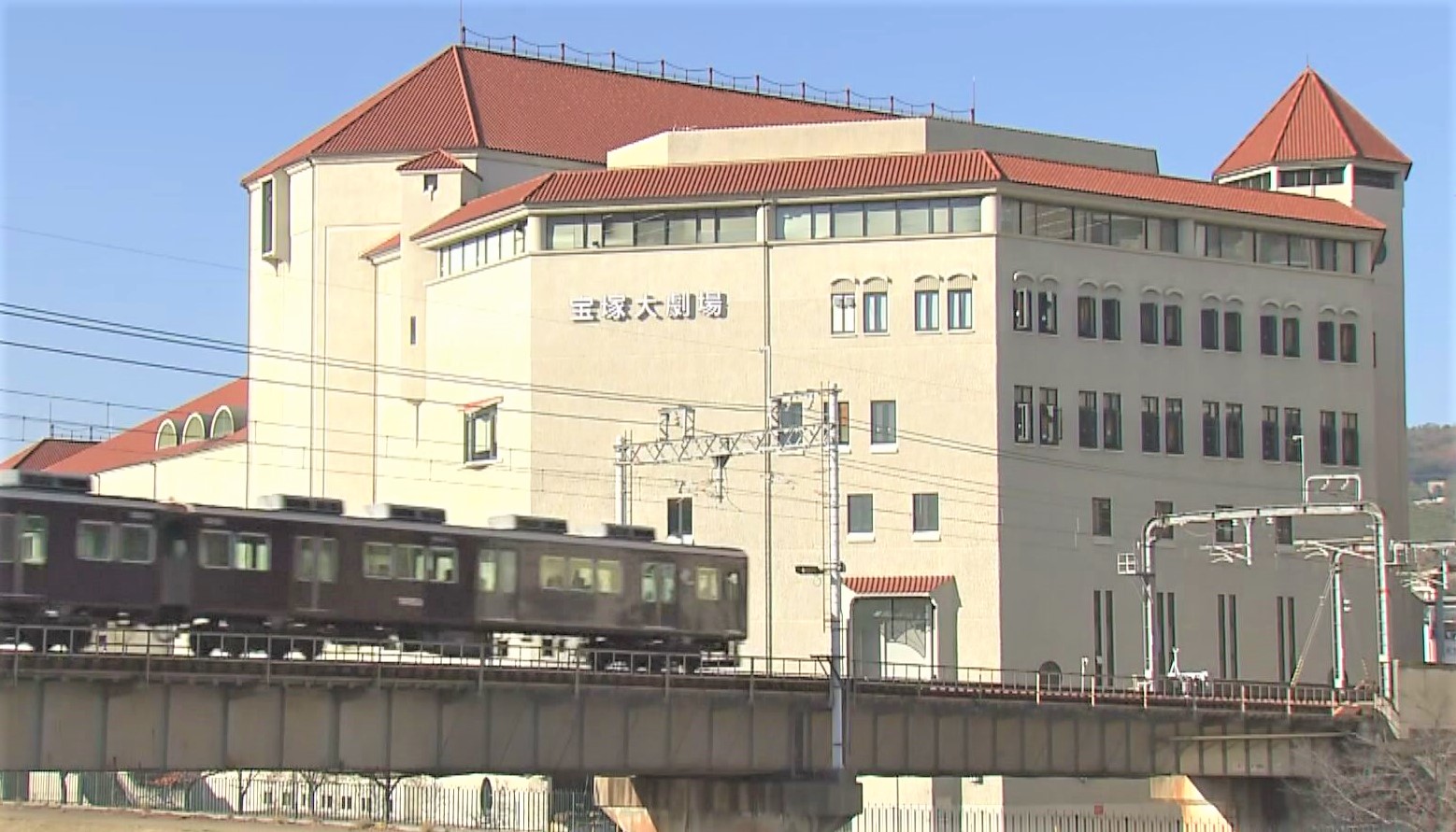 【母親コメント】「娘は弱かったわけでも、我慢が足りなかったわけでもありません」宝塚歌劇団と合意