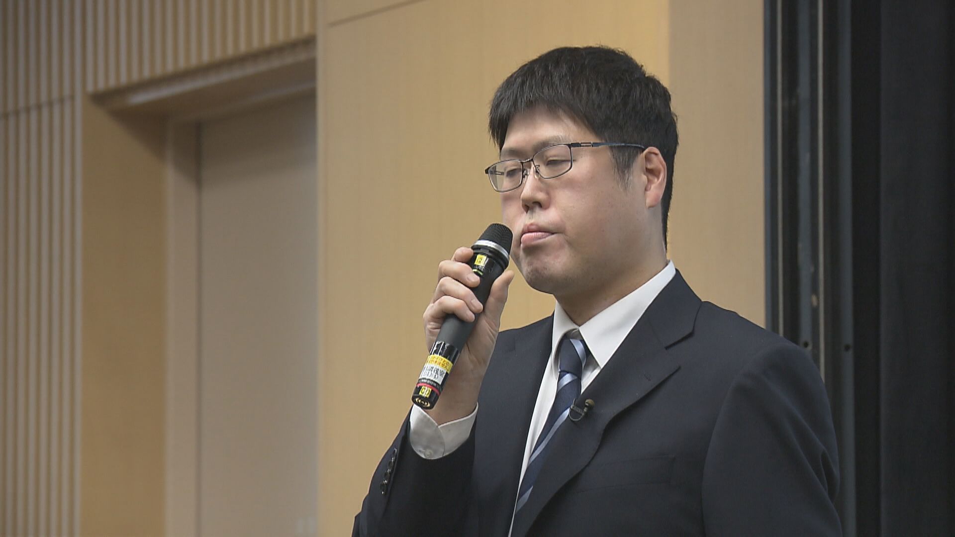 14歳から17年間”ひきこもり” 「誰かのために」壮絶体験を発信 本を自費