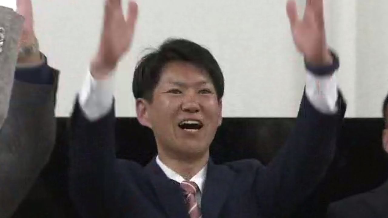 大阪・岸和田市長選　郵便局長・佐野英利さんが初当選　永野耕平前市長らを破る