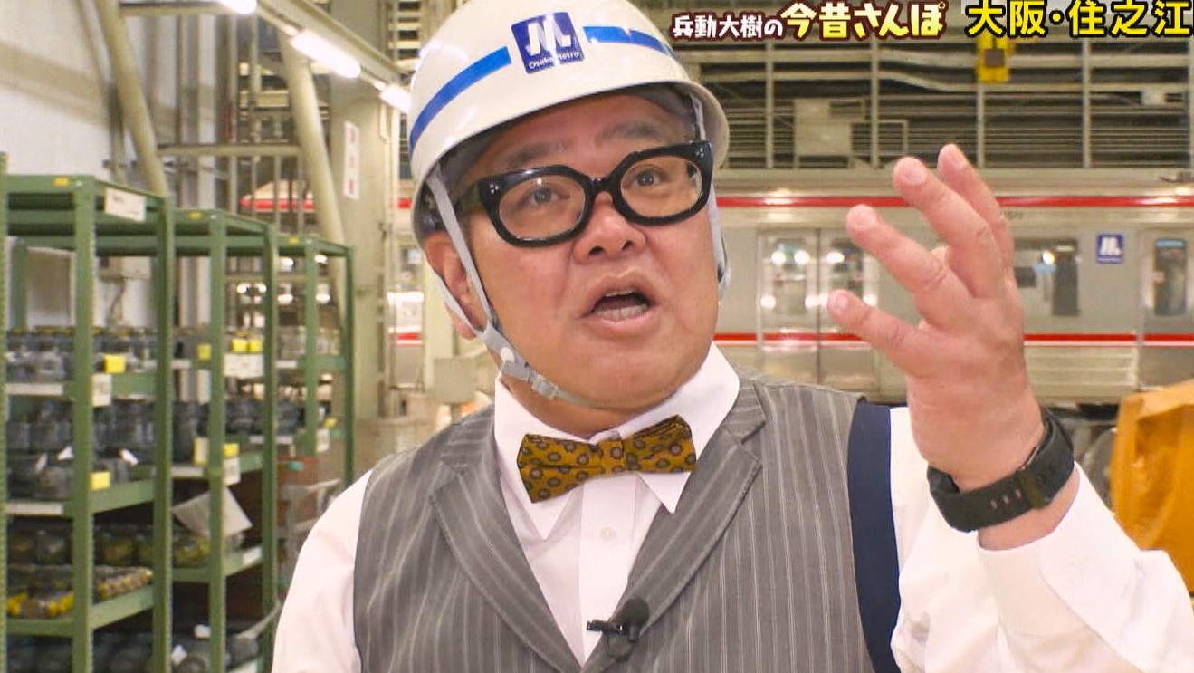 釣りに行く人がたくさん乗った2階建て「魚釣り電車」珍しいもの好きな