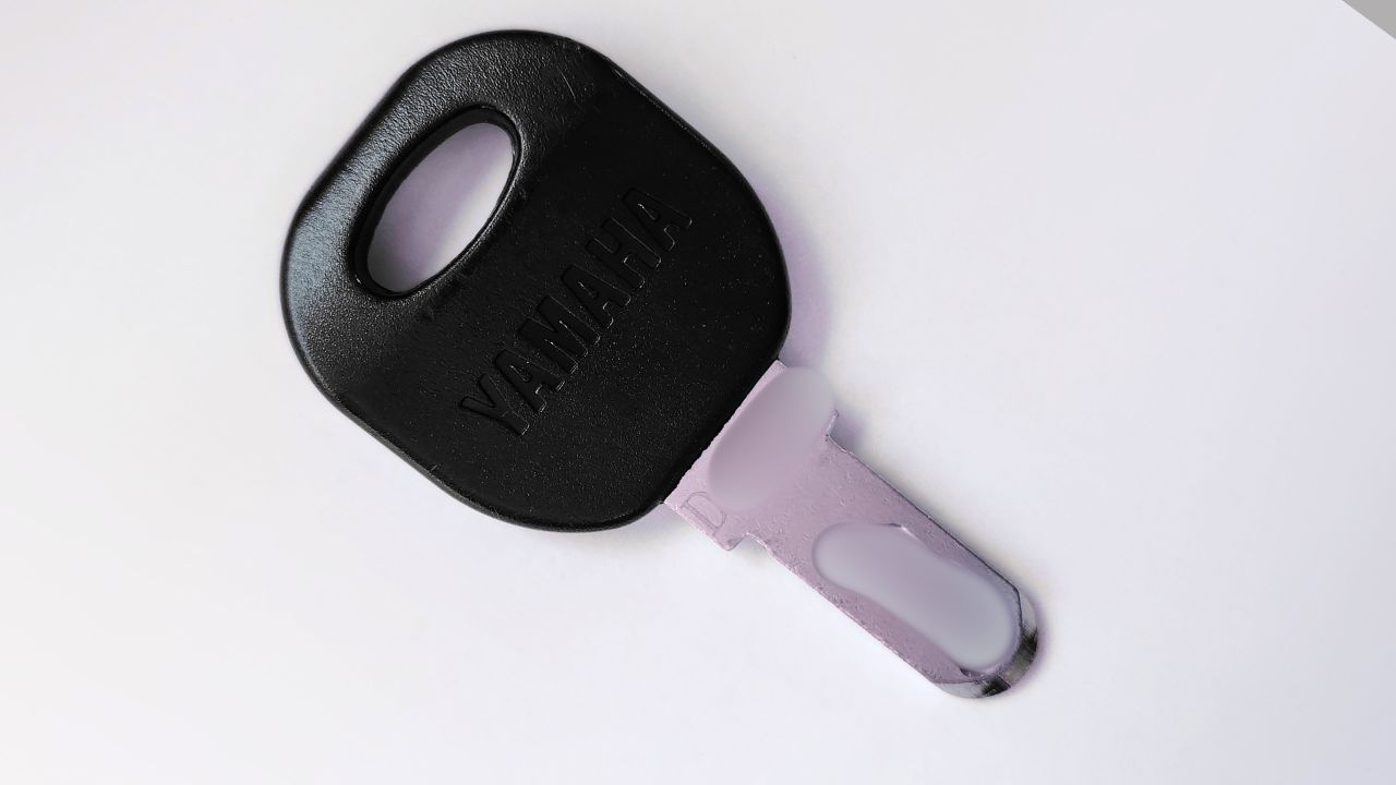 自転車の鍵「1台に1個」ではなかった！盗難対策は“盗むのが面倒にする”自転車にカバー・固定物とロック