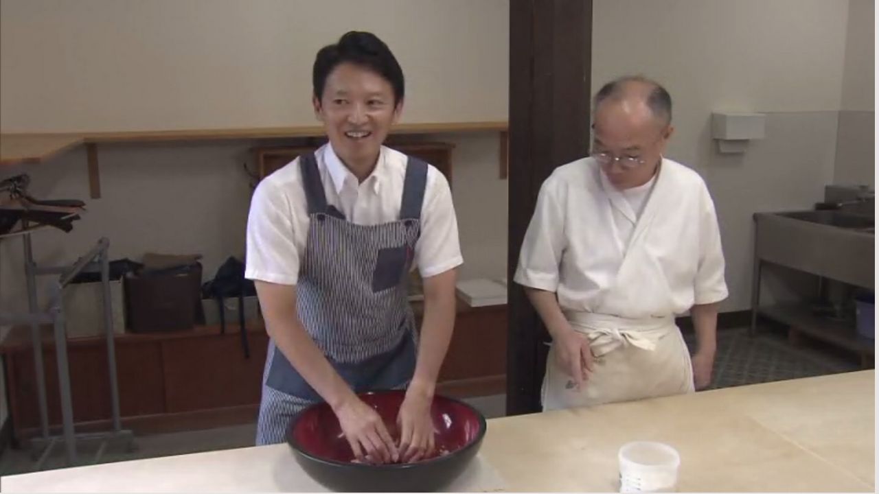 “情報漏えい”巡り斎藤知事の減給条例案が再び継続審議へ　知事は「フィールドパビリオン」そば打ち体験で笑顔