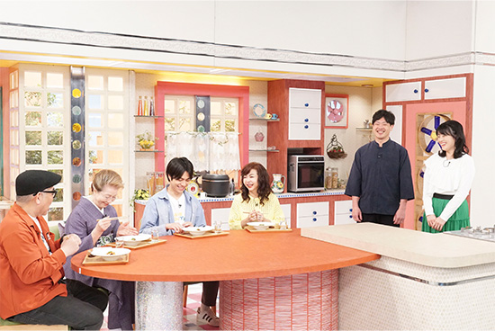 兵動大樹、西川ヘレン 、ハイヒールモモコ 、重岡大毅(WEST.) 、中島めぐみ(関西テレビアナウンサー)