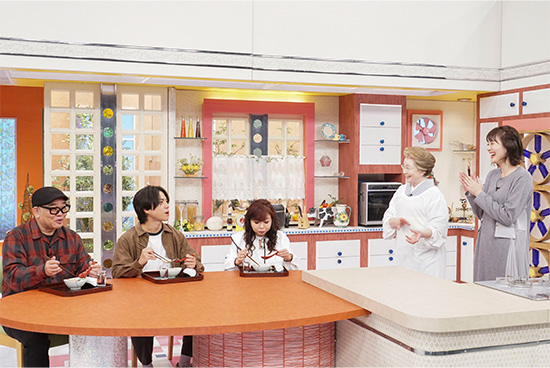 兵動大樹（矢野・兵動）、 西川ヘレン、ハイヒールモモコ、重岡大毅（ジャニーズＷＥＳＴ）、高橋真理恵（関西テレビアナウンサー）