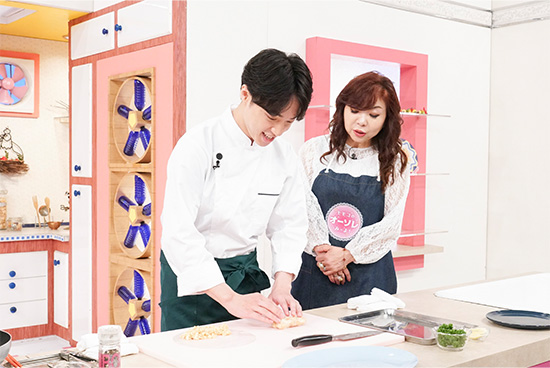 佃一平、ハイヒール・モモコ
