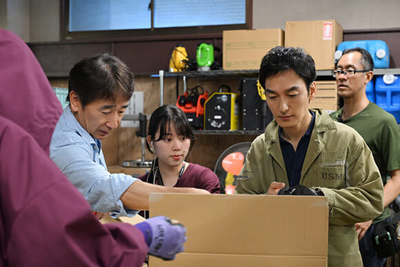 三宅喜重、草彅剛