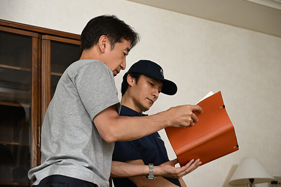 三宅喜重、草彅剛