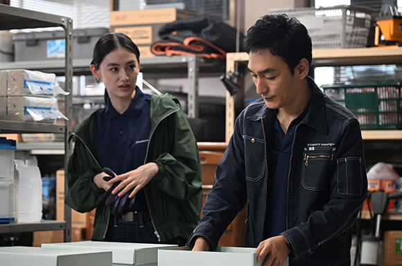 八木莉可子、草彅剛