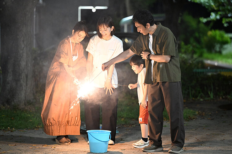 風吹ジュン、中村ゆり、永瀬矢紘、草彅剛