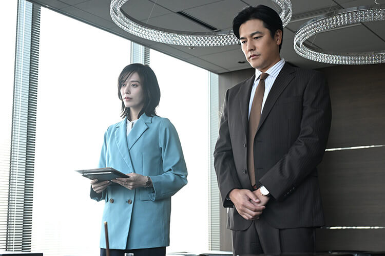 月城かなと、要潤