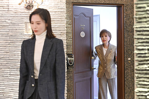 月城かなと、小柳ルミ子