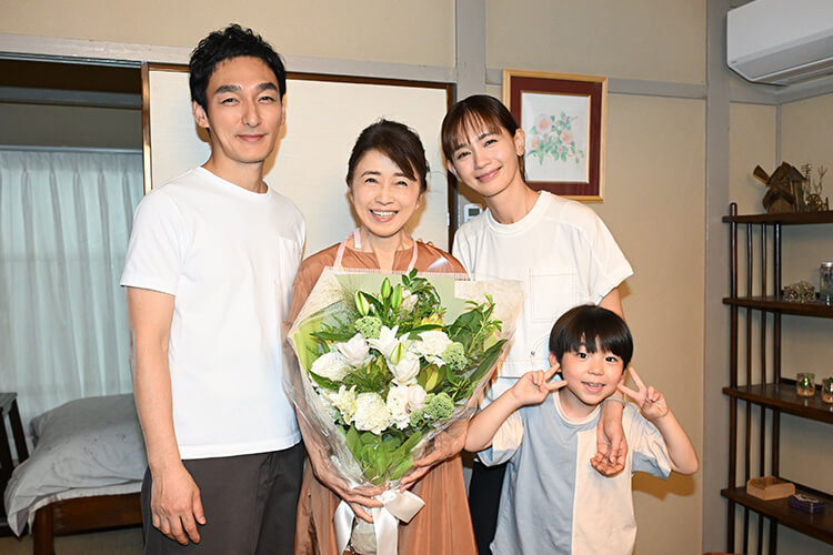 草彅剛、風吹ジュン、中村ゆり、永瀬矢紘